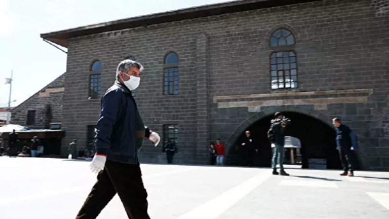 Hejmara tûşbûyan bi Vayrosa Koronayê li Tirkiyê 18 hezar derbaz kir